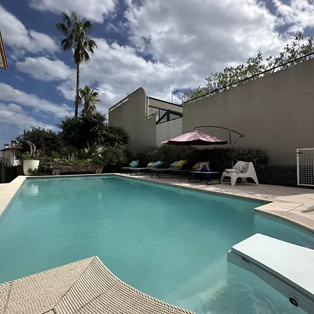 Living Piscine Villa